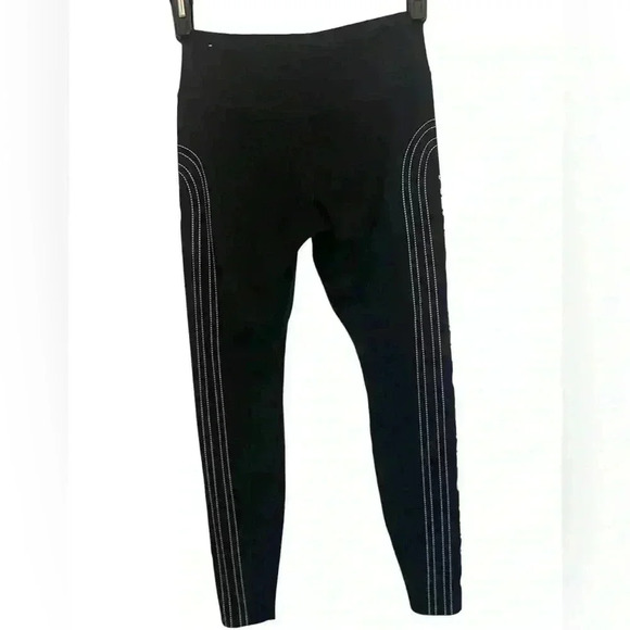 Nike Dri Fit Leggings Size Medium - Picture 2 of 9